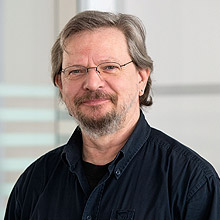 Peter Kellmann arbeitet seit über 15 Jahren als Content-Redakteur.